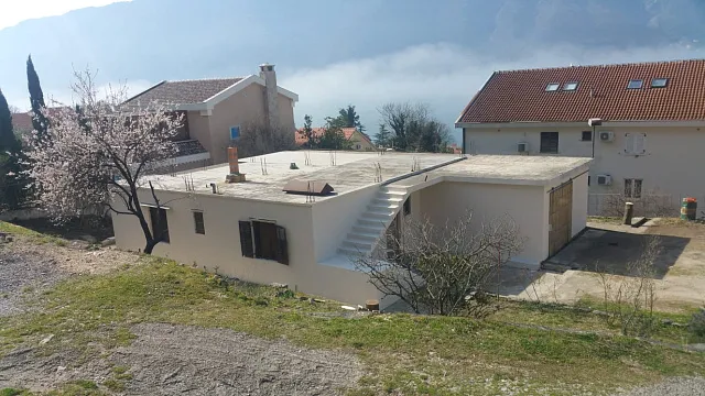 House for sale with a large plot in Dobrota, — photo 17